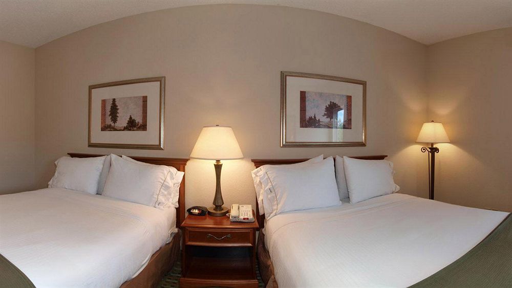 Baymont By Wyndham Cornelia Otel Dış mekan fotoğraf