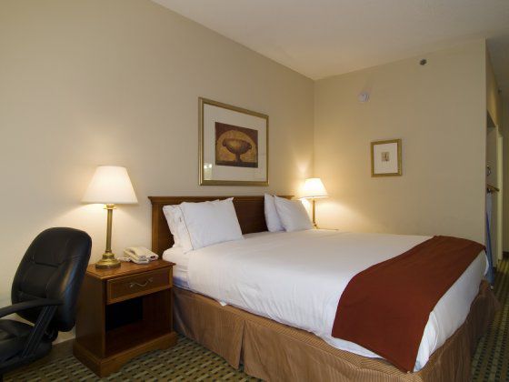 Baymont By Wyndham Cornelia Otel Oda fotoğraf